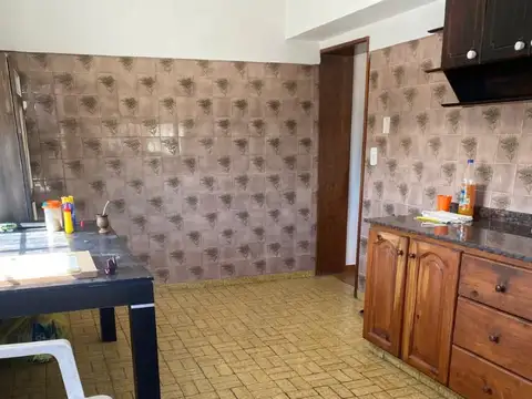 Avenida Presidente Juan Domingo Perón 3200, Piso 1