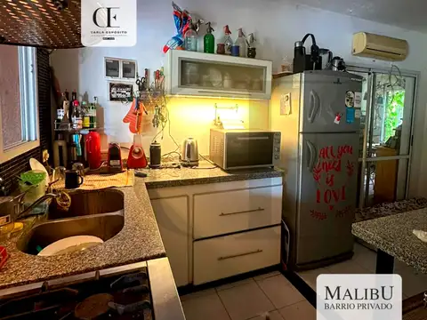 Casa en venta c/ cochera en San Vicente