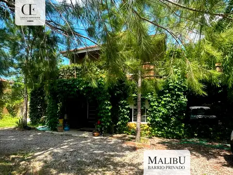 Casa en venta c/ cochera en San Vicente