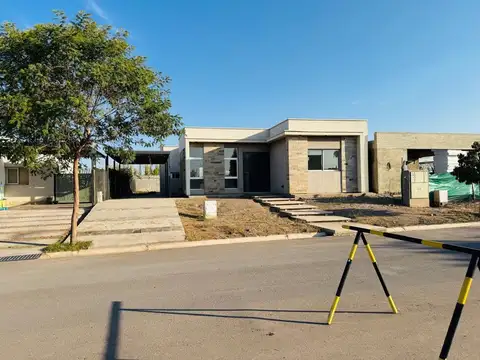 Venta casa barrio Alba de Tanqay