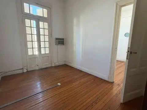 Bouchard 400 - Departamento Señorial. Semipiso 7 Ambientes Centro / Microcentro