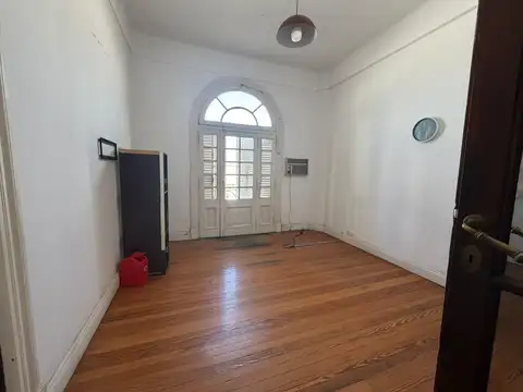 Bouchard 400 - Departamento Señorial. Semipiso 7 Ambientes Centro / Microcentro