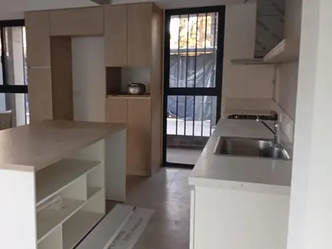 Casa a estrenar en Parque Leloir