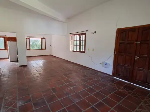 Casa 5 ambientes con 2 baños