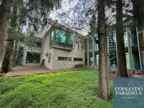 Casa en venta de 6 dormitorios en Parque Leloir