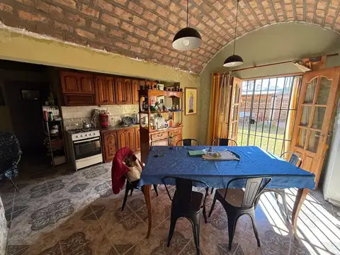 Casa 4 ambientes con 1 baño
