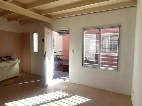 MONOAMBIENTE CON AMPLIO ENTREPISO