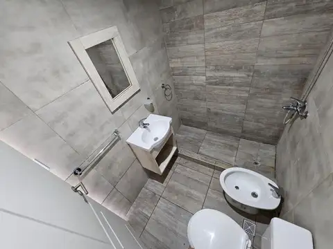 Depto Tipo Casa en Alquiler con 1 cochera