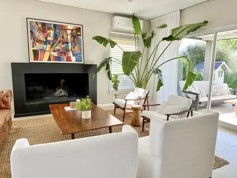 Casa 6 ambientes con 3 baños