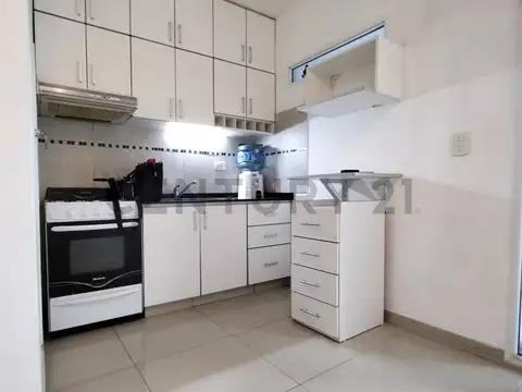 Departamento en Alquiler en Monte Castro, $ 650.000