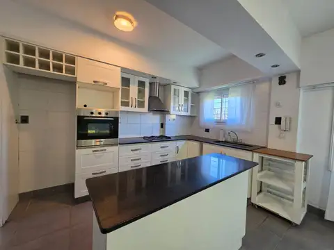 Casa en Venta en Parque Luro, USD 240.000