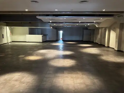Edificio Comercial en Alquiler 1.500 m² Totales
