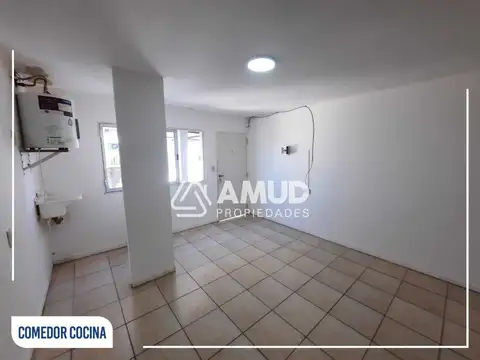 Departamento en Alquiler en Villa Centenario, $ 280.000