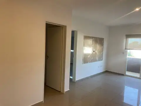 Combet 7700, Piso 2