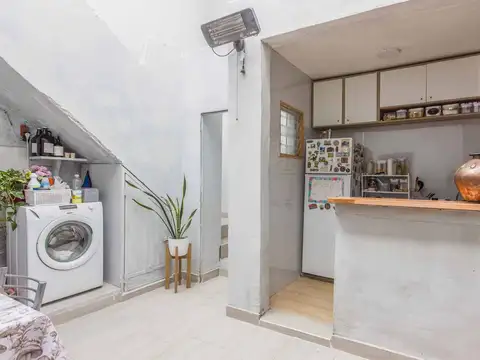 Casa 4 ambientes con 2 baños