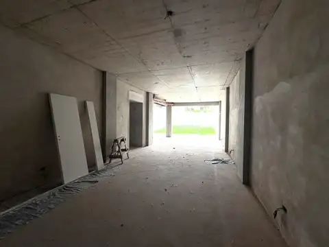 Local en Alquiler Via Púb.