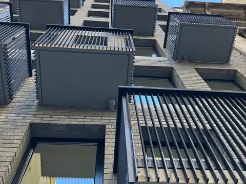 Esmeralda 827 , Piso 1