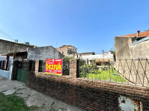 Casa a refaccionar en  venta en Martinez