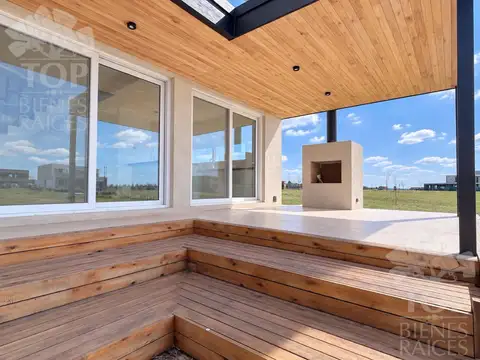 Casa en Venta en El Naudir, USD 297.000