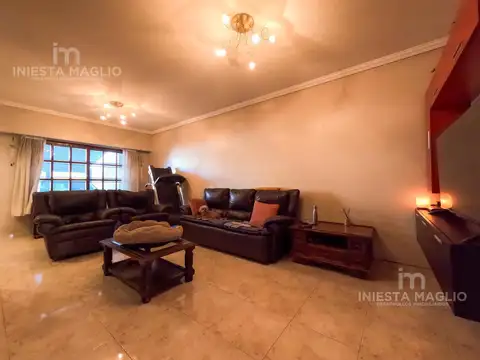 Depto Tipo Casa 4 ambientes con 2 baños