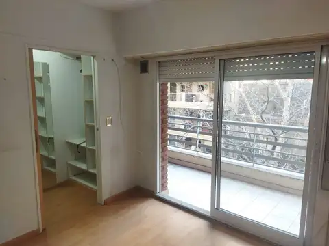 Venta monoambiente con balcòn