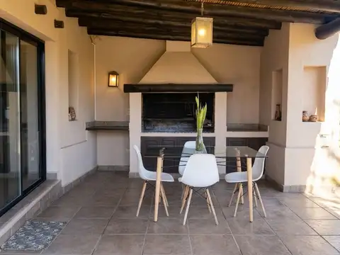 Casa en Alquiler de 3 dormitorios