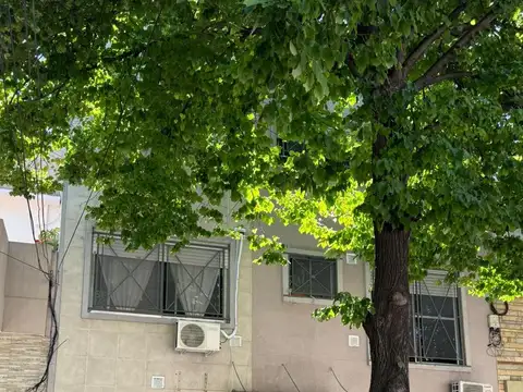 PH en Parque Chacabuco en alquiler a metros del parque