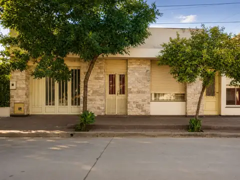 VENTA / CASA / LOCAL COMERCIAL