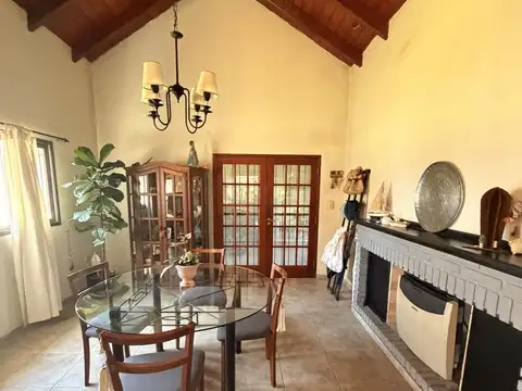 Casa en Venta con 1 cochera