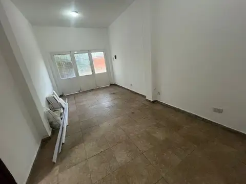 Depto Tipo Casa en Venta en Castelar, USD 125.000