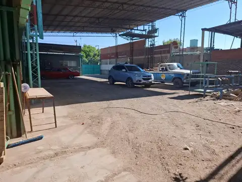 Galpon en Venta 43  mts Fondo