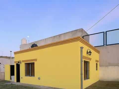 Alquiler Luján Centro  PH 2 ambientes entrada para auto