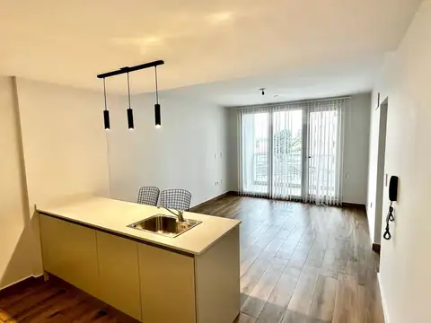 SE ALQUILA DPTO 1 DOR EN GARDEN INN TORRE I