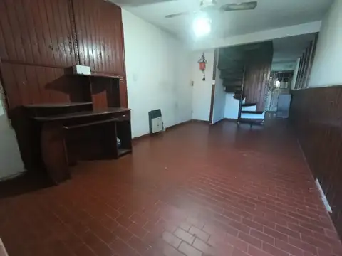 CASA TIPO DÚPLEX EN VENTA DOS DORMITORIOS ZONA SUR