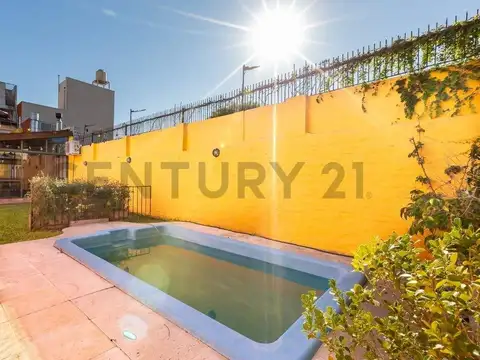 VENTA-HERMOSA CASA 4 AMB EN VILLA SARMIENTO-MORÓN