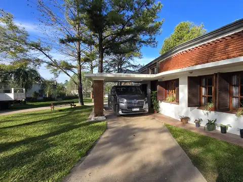 Casa de 4 dormitorios en 2500 m2.