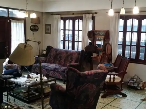 Casa 6 ambientes con 3 baños