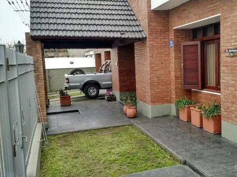 Avenida Sarmiento e/ Juan de Garay y General Paz