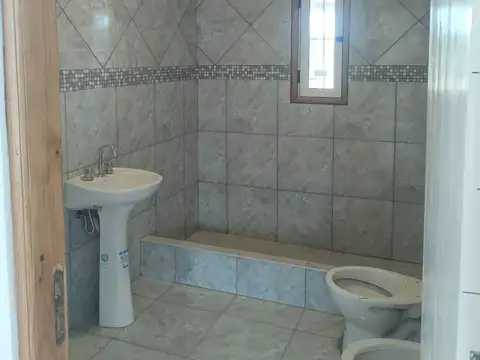 CASA A ESTRENAR EN VENTA MANUEL OCAMPO CON PILETA