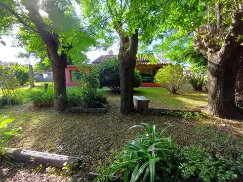 Casa en Venta con 2 cocheras