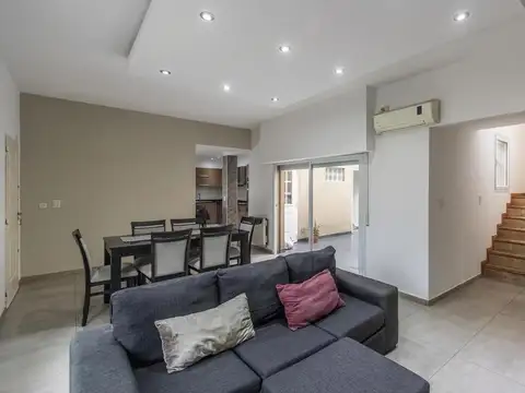 Venta Casa 5 Ambientes en Liniers