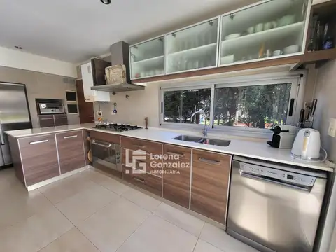 Casa en Alquiler Temporal con 6 cocheras