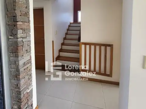 Casa 5 ambientes con 4 baños