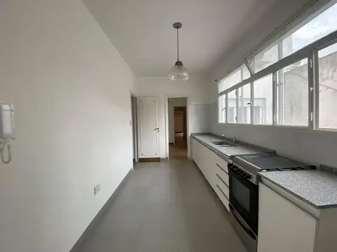 Departamento 5 ambientes con 2 baños