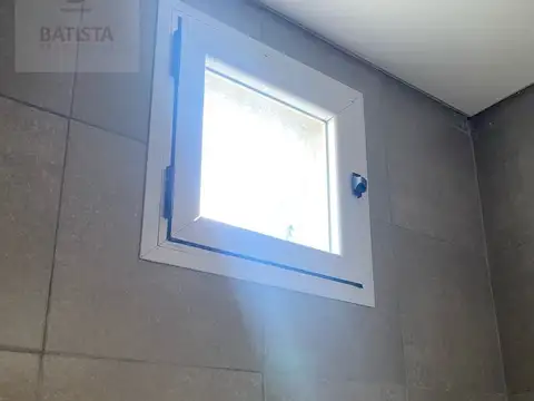 Local en Alquiler en Club De Campo La Esperanza, $ 700.000