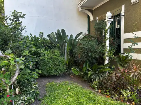 Casa en Venta con 5 cocheras
