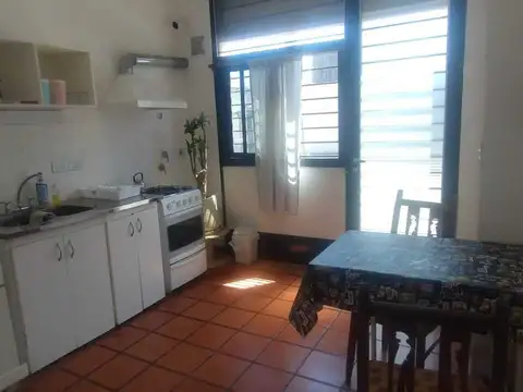 Hipolito Irigoyen 1200