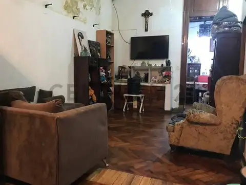 Casa 9 ambientes con 6 baños