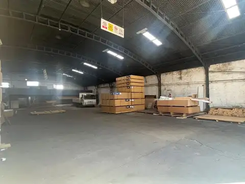 Galpón en Venta! a mts. de Av. 9 de Julio