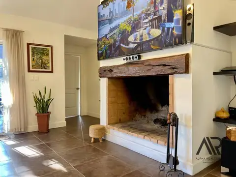 Impecable Residencia En Barrio Privado  - Exclusiva Para Exigentes